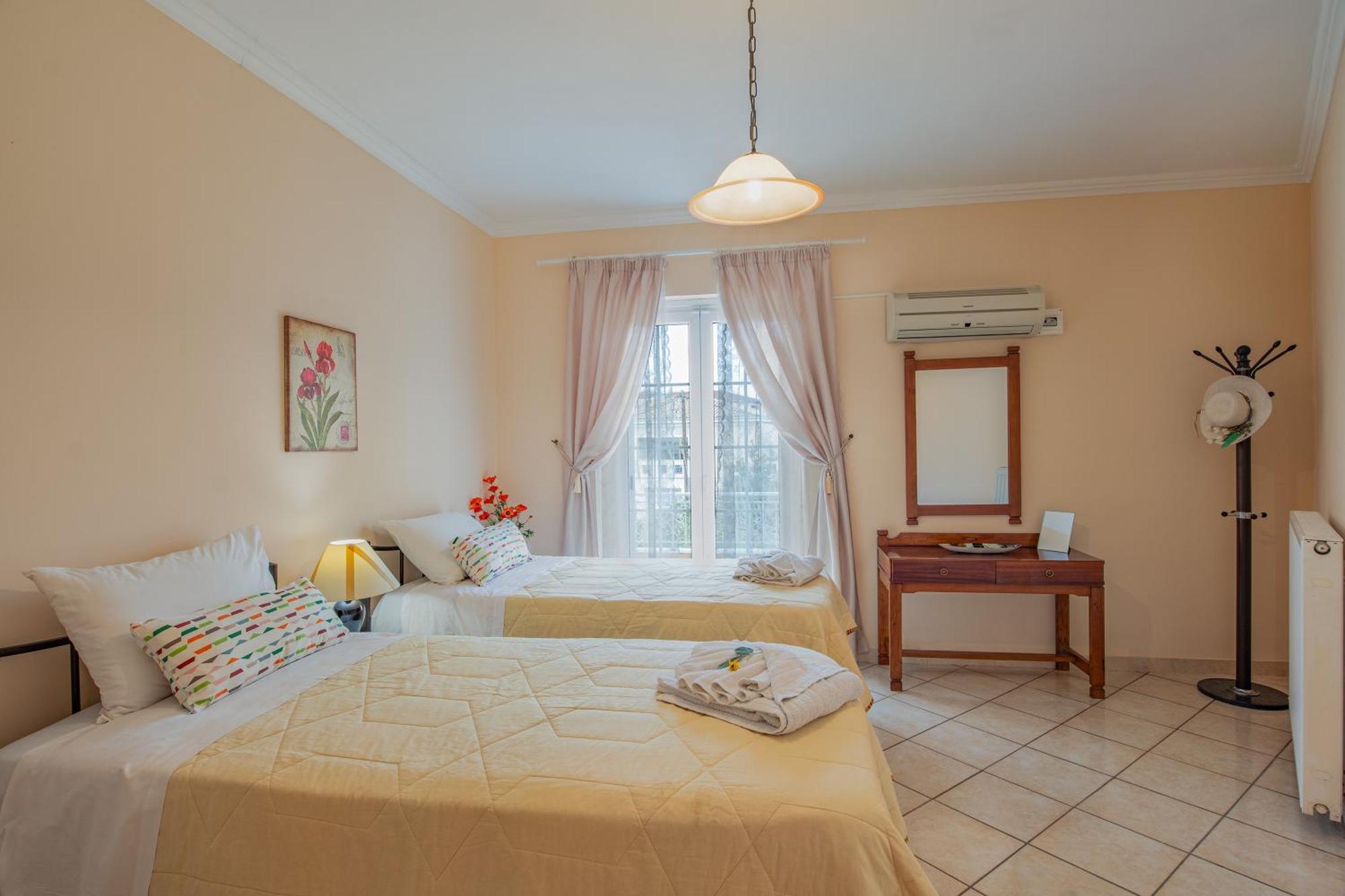 House Of Velenia - 2 Bedroom Apartment Near Old Town, Airport And Bus Station Corfu  Esterno foto